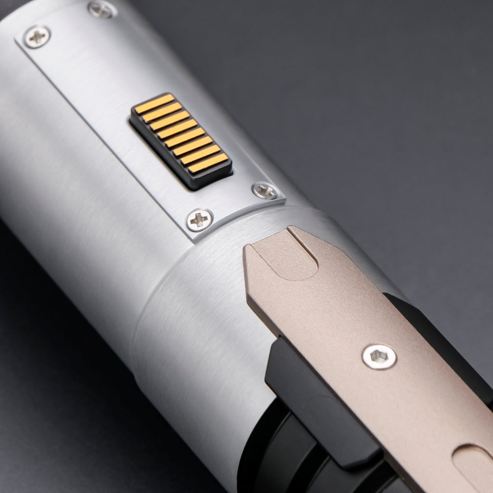 THE BRILLIANT BRIDGER LIGHTSABER TXQ