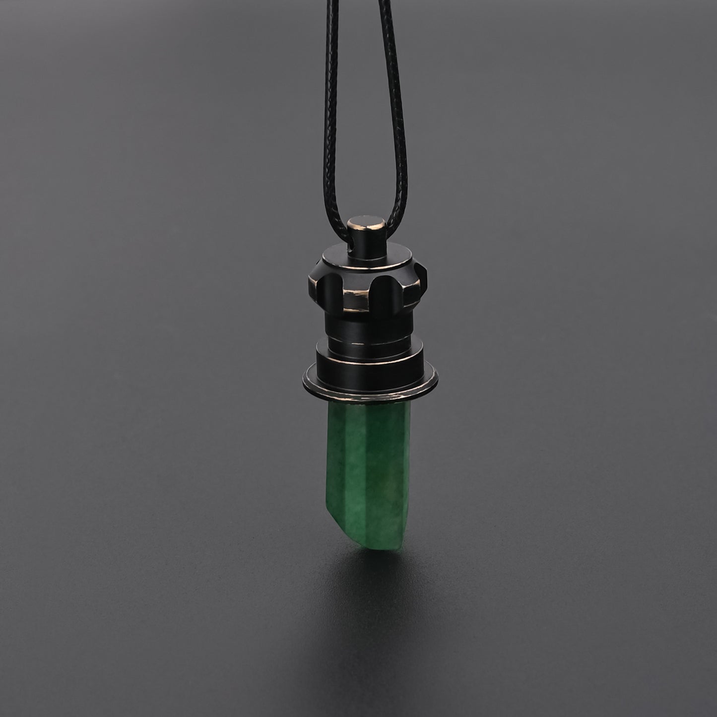 KYBER CRYSTAL NECKLACE