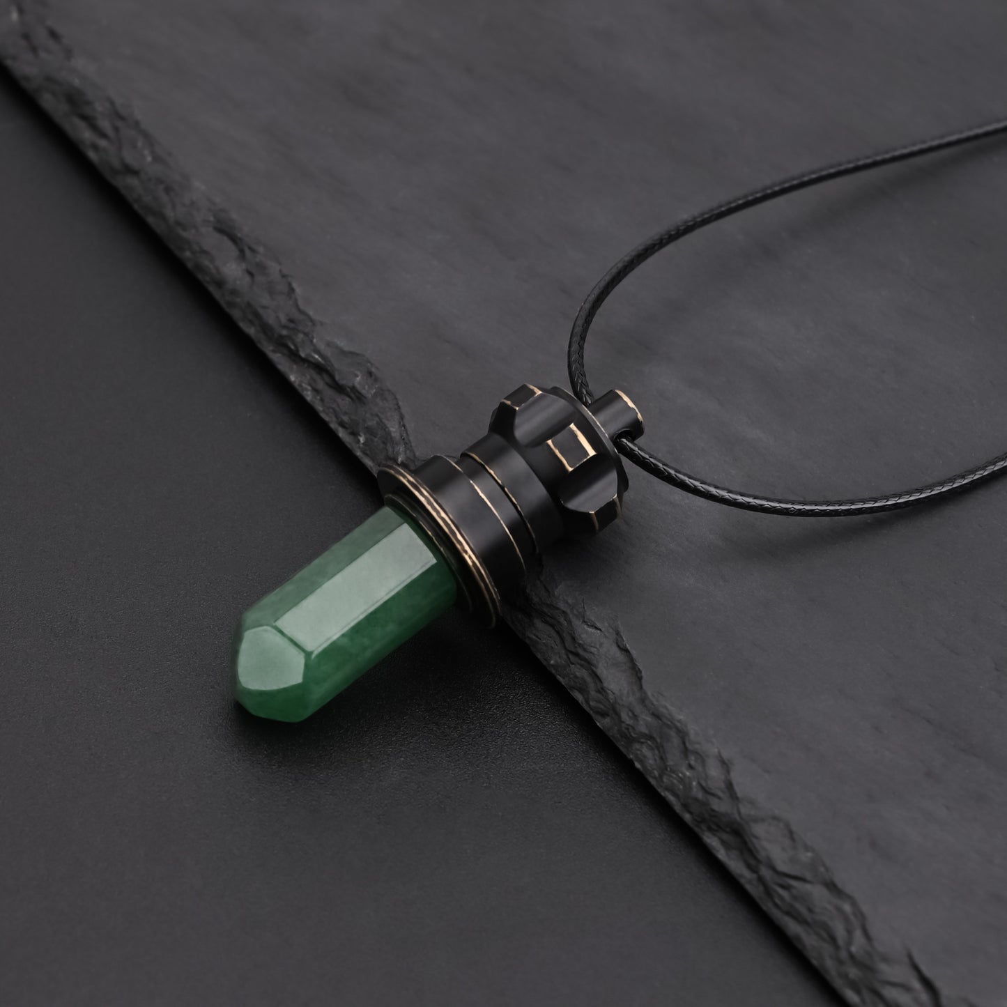 KYBER CRYSTAL NECKLACE