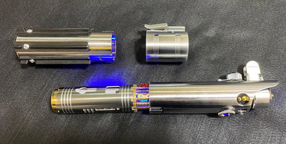 THE SKYWALKER LEGACY LIGHTSABER (KYBER SERIES)